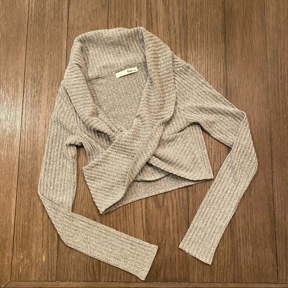 Aritzia Gray Ribbed Sweater